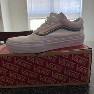Vans Women’s size 5.5. Worn once. Still in great condition.